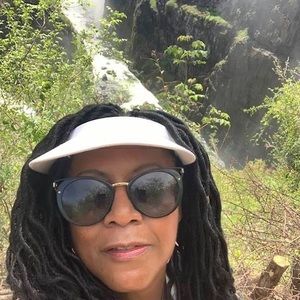 Meet your Posher, Debra